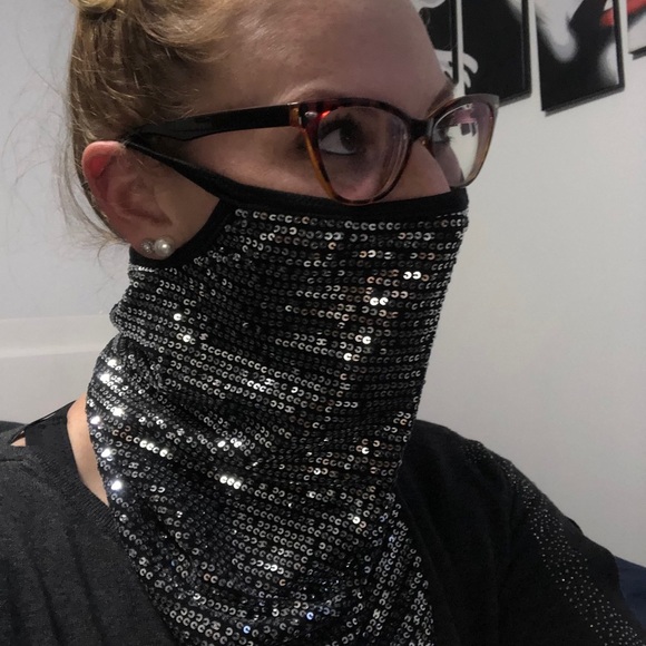 Sequined bandana masks with earloops - Picture 3 of 8